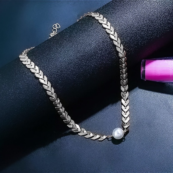 ⚜️[𝟯/$𝟭𝟴]⚜️Silver Arrow Pearl Dainty Choker NEW - Picture 6 of 9